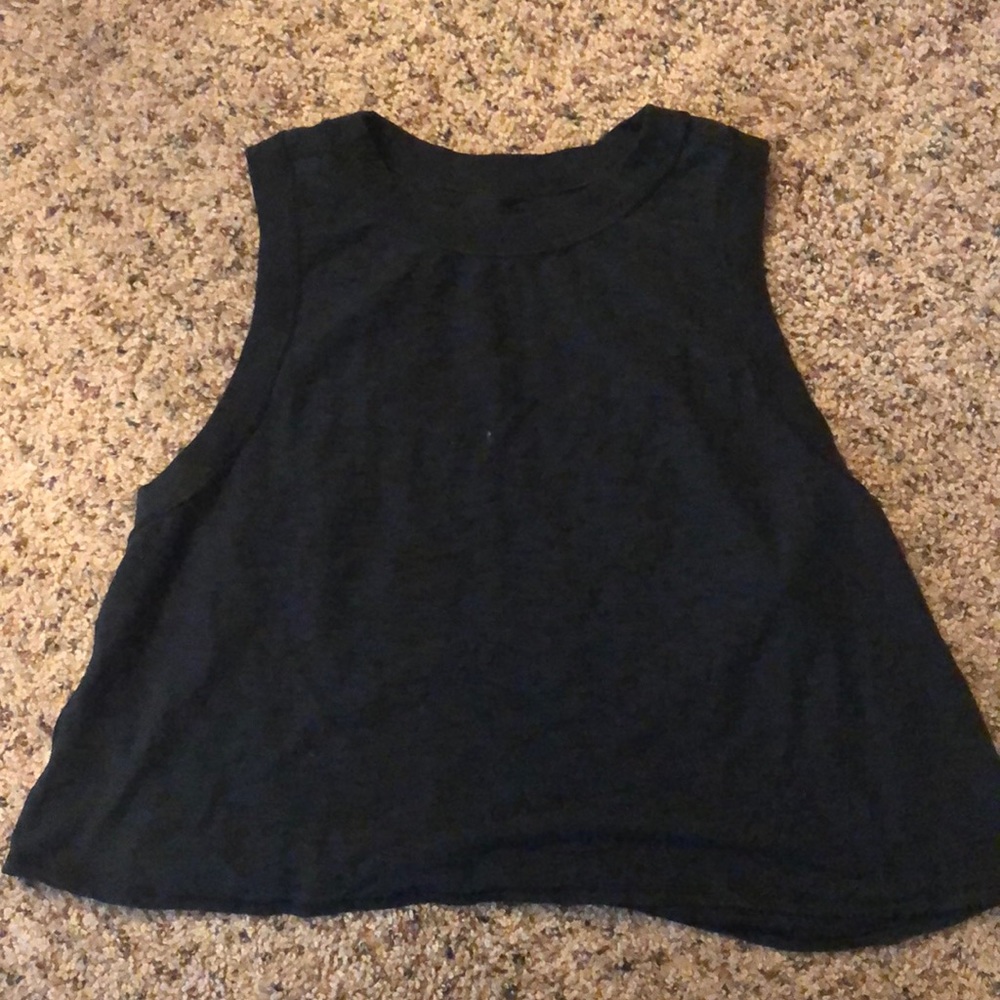 Lululemon lightest cropped tank size 8